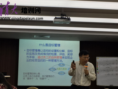 应清大培训网邀请，刘云老师为某企业讲授《市场营销战略与实施》